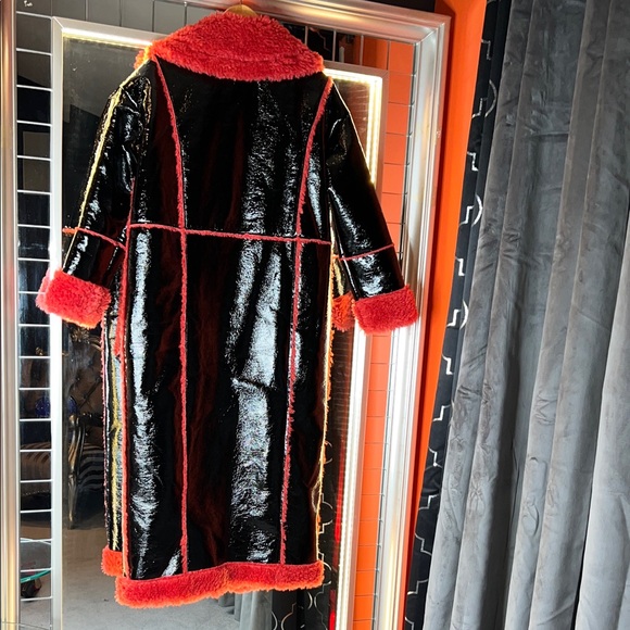 Azalea Wang Black Patent & Crimson Faux Fur Maxi Coat 🍒🖤 - Picture 7 of 7